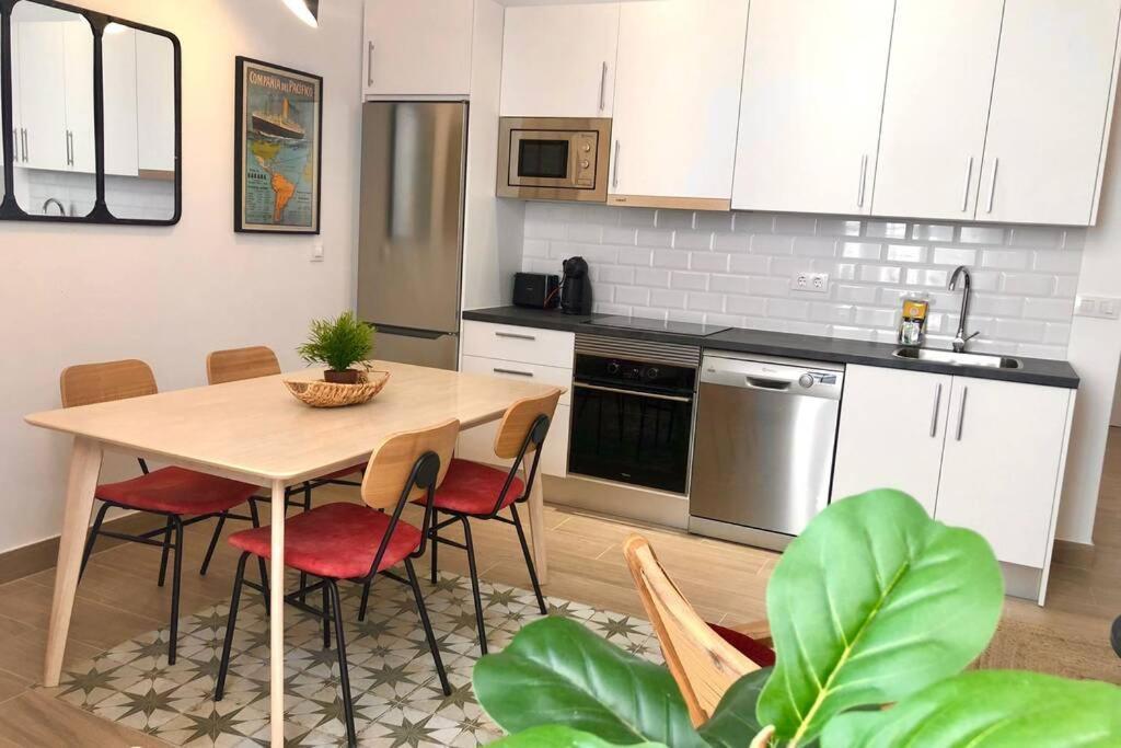 Gatu Premium Villa Libertad, Preferente Mayores De 25 Anos Y Familias Кадис Экстерьер фото