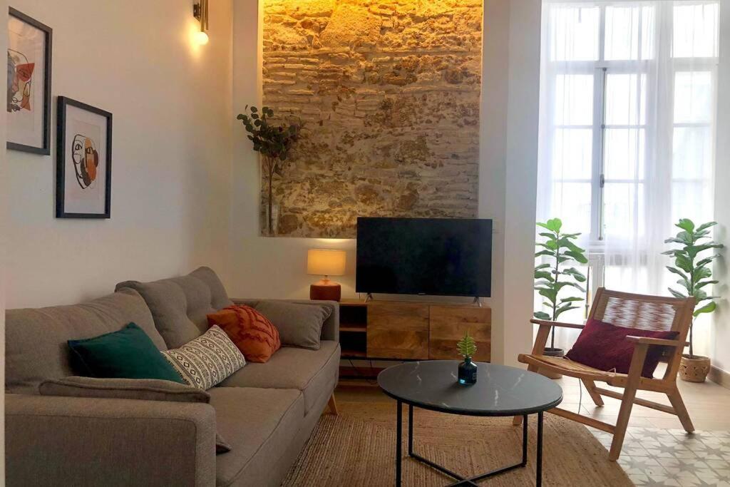 Gatu Premium Villa Libertad, Preferente Mayores De 25 Anos Y Familias Кадис Экстерьер фото